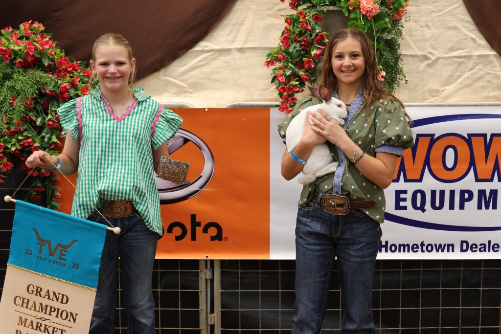 Images Fire Rabbit TVE buyers bid $50,000 for grand champion rabbit to support Bettis ...